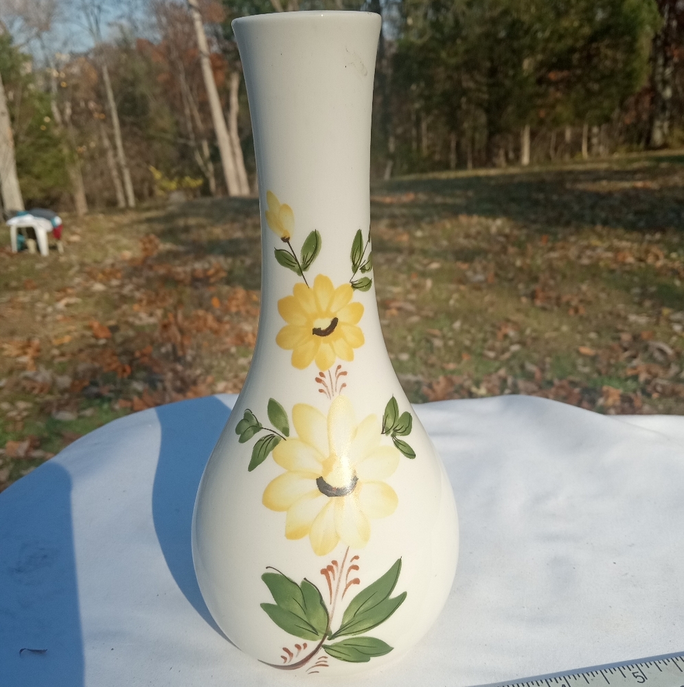 FTDA Vase with Yellow Flowers